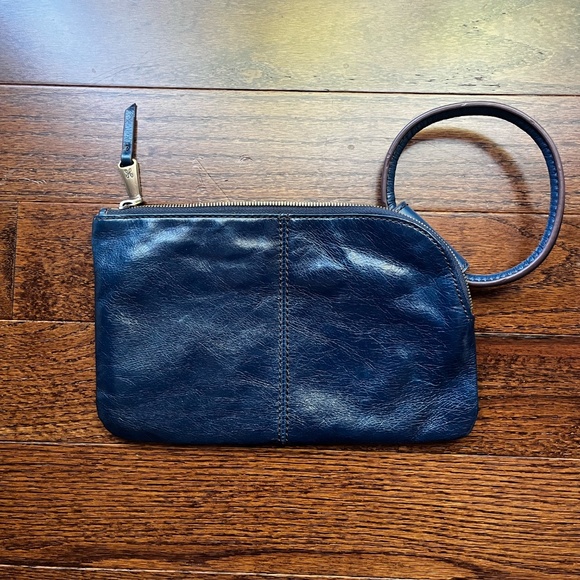 HOBO Sable Wristlet - Picture 3 of 13